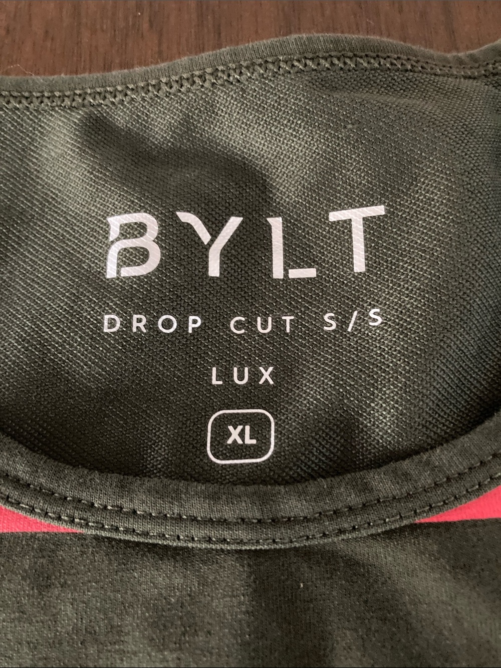 BYLT drop cut short sleeve LUX dark green - Picture 3 of 7